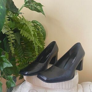 [SOLD] Y2K Vintage Nine West Square Toe Pumps